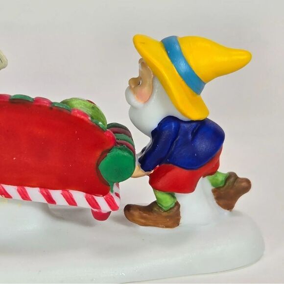 Department 56 Moving Day #56.57230 North Pole Series - Picture 5 of 15